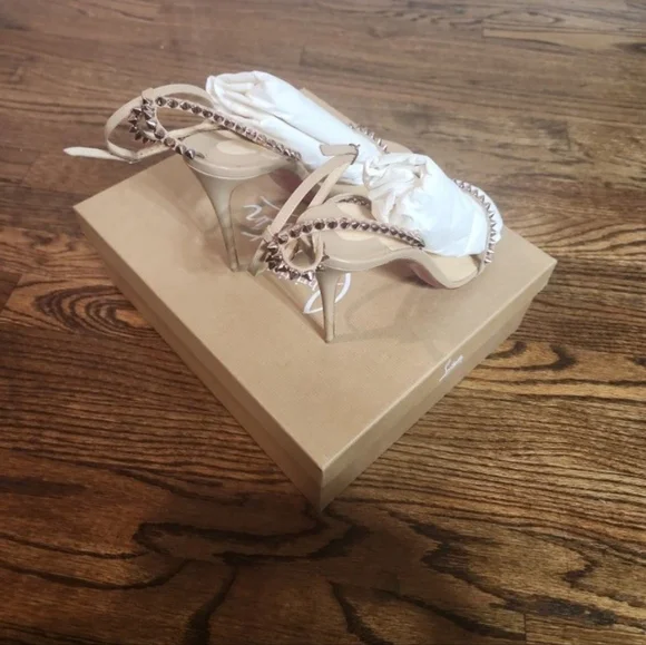 Christian louboutin sz40 nude - Picture 2 of 4